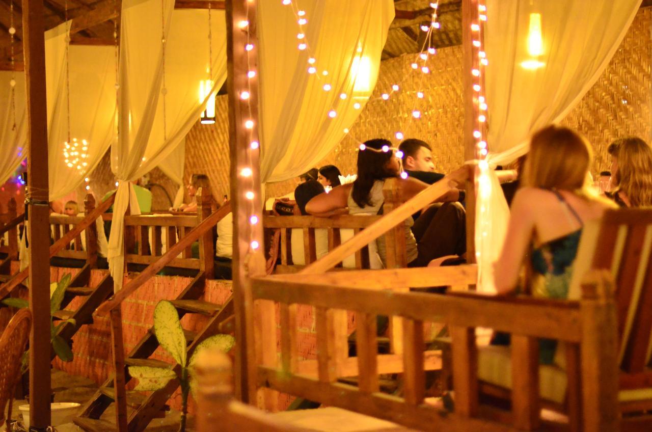 Sea Bird Beach Cafe & Cottages Morjim Buitenkant foto