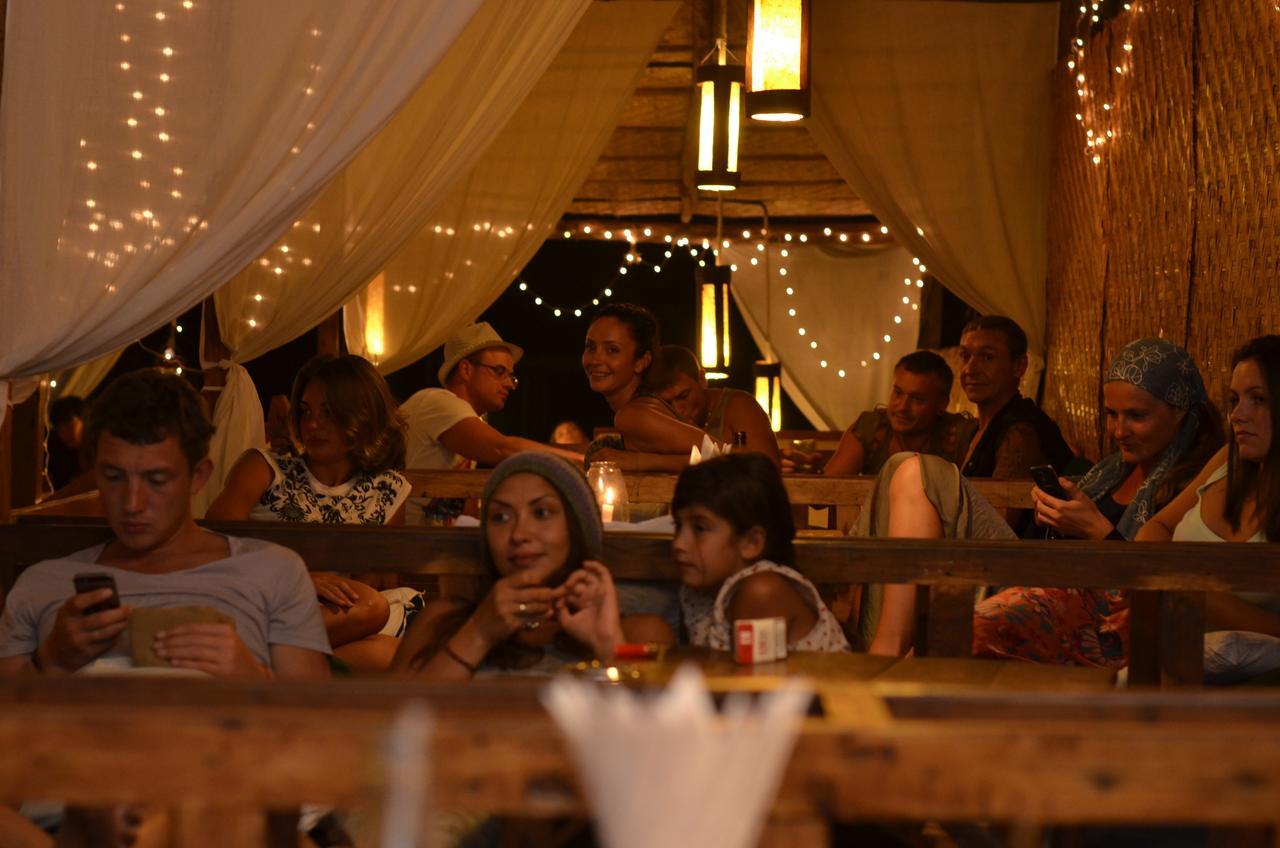 Sea Bird Beach Cafe & Cottages Morjim Buitenkant foto