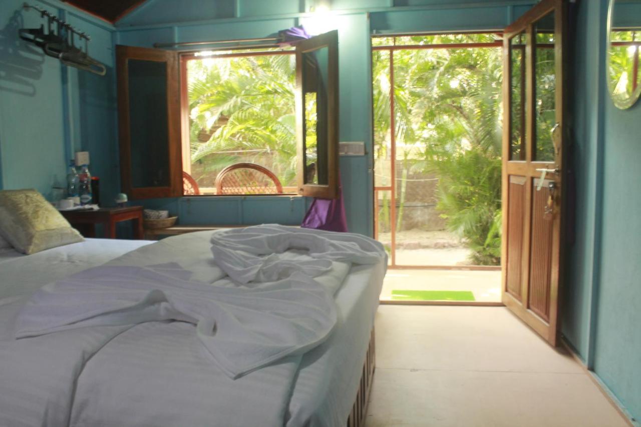 Sea Bird Beach Cafe & Cottages Morjim Buitenkant foto
