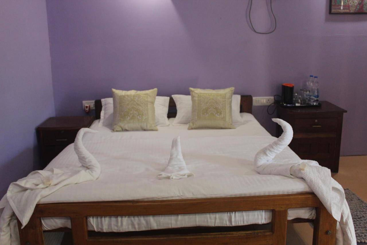 Sea Bird Beach Cafe & Cottages Morjim Buitenkant foto