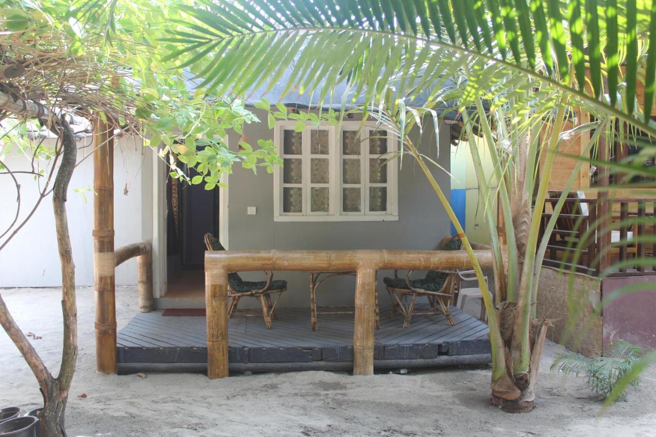 Sea Bird Beach Cafe & Cottages Morjim Buitenkant foto