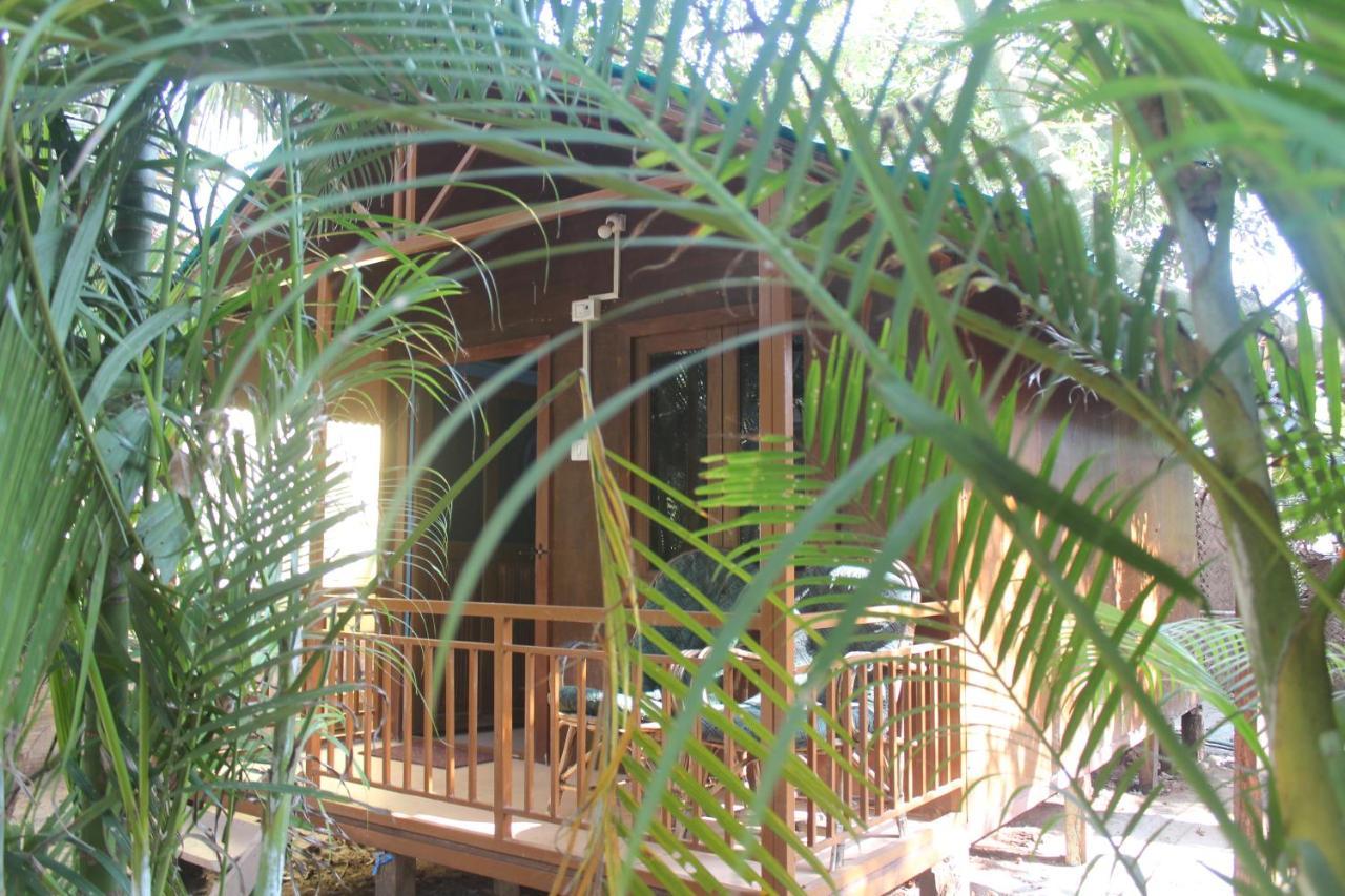 Sea Bird Beach Cafe & Cottages Morjim Buitenkant foto