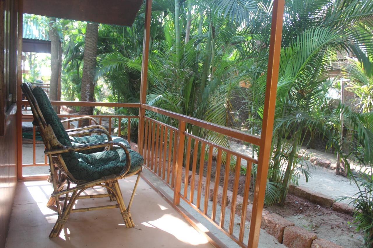 Sea Bird Beach Cafe & Cottages Morjim Buitenkant foto